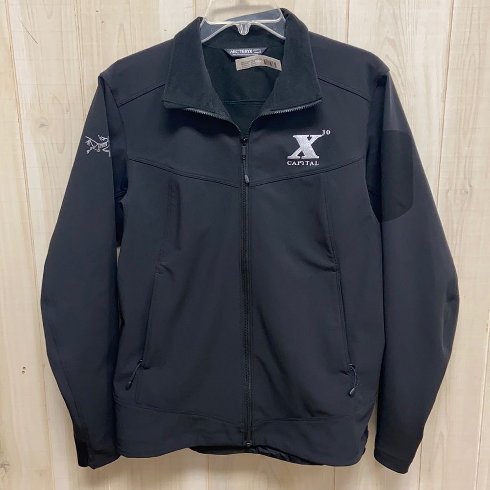 Arc’tertyx black shell jacket, marked size L but fits M
